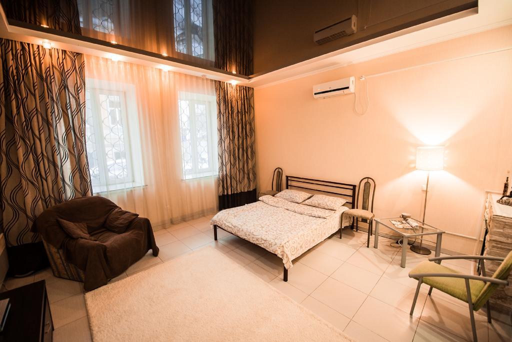 Studio Ember At Maidan Konstytutsii Charkov Exteriér fotografie